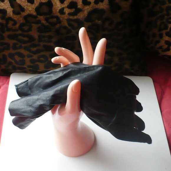 ❤️ Women's Black Leather Driving Gloves 6-6 1/2" - Picture 2 of 4